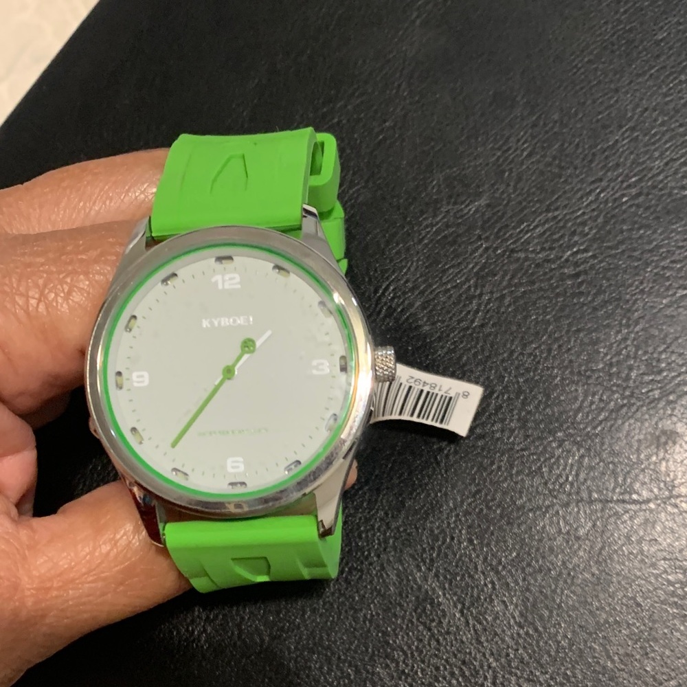 NWT KYBOE Silvertone Bezel Green Silicone Band Silvertone Gray Face Unisex Watch
